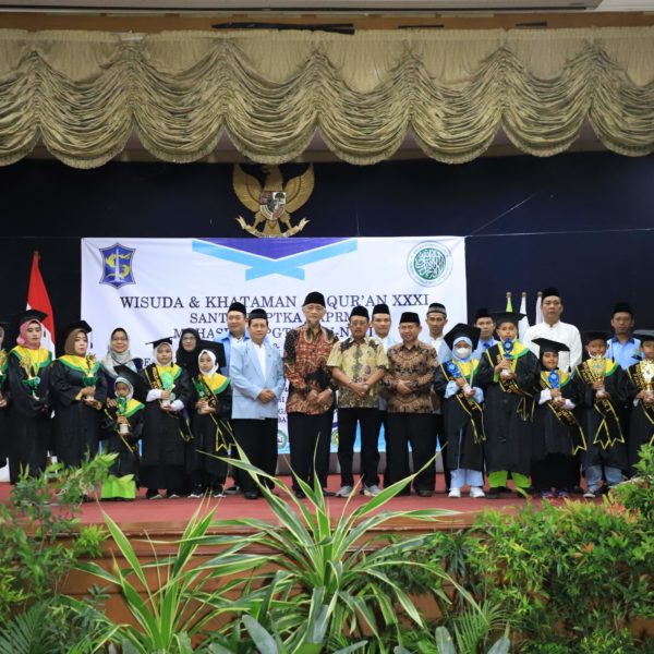 Wisuda Santri